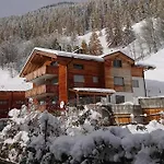 Stylish Coziness In The Cross-country Skiing Paradise Of Goms! Münster